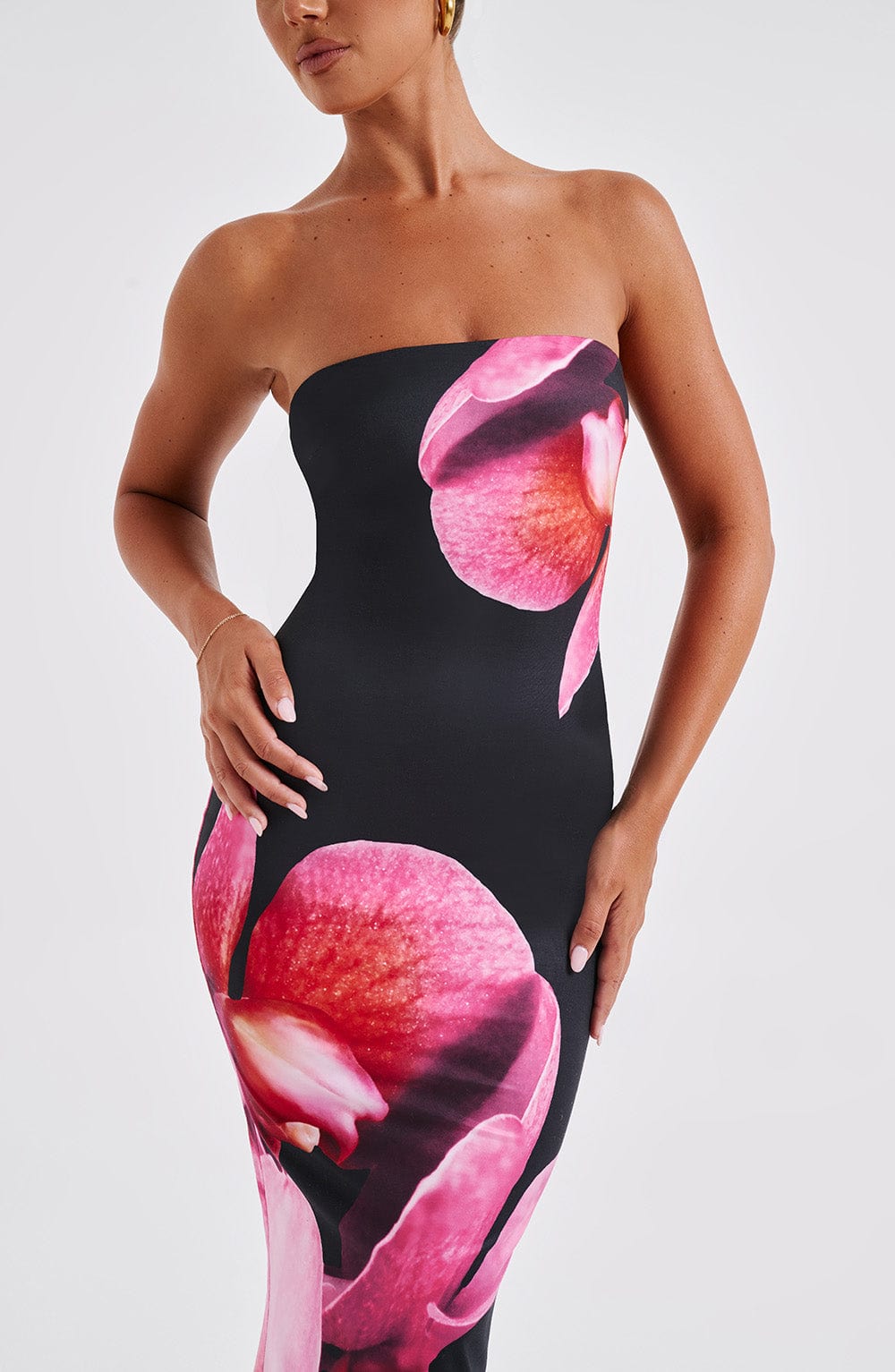 Vestido Midi Allegra - Estampado Floral Negro