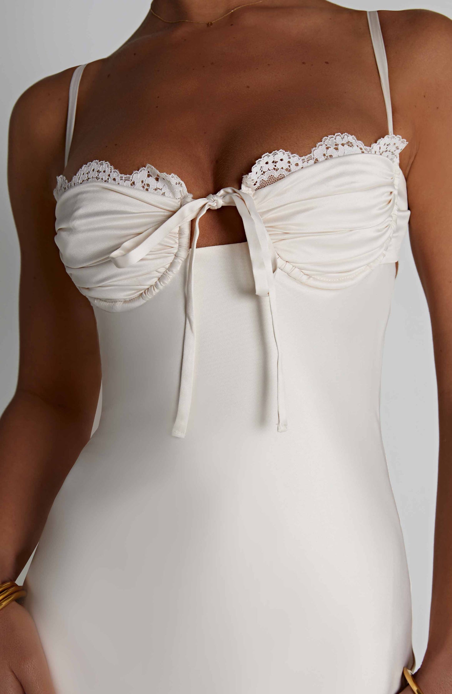 Vestido Midi Ardelle - Marfil