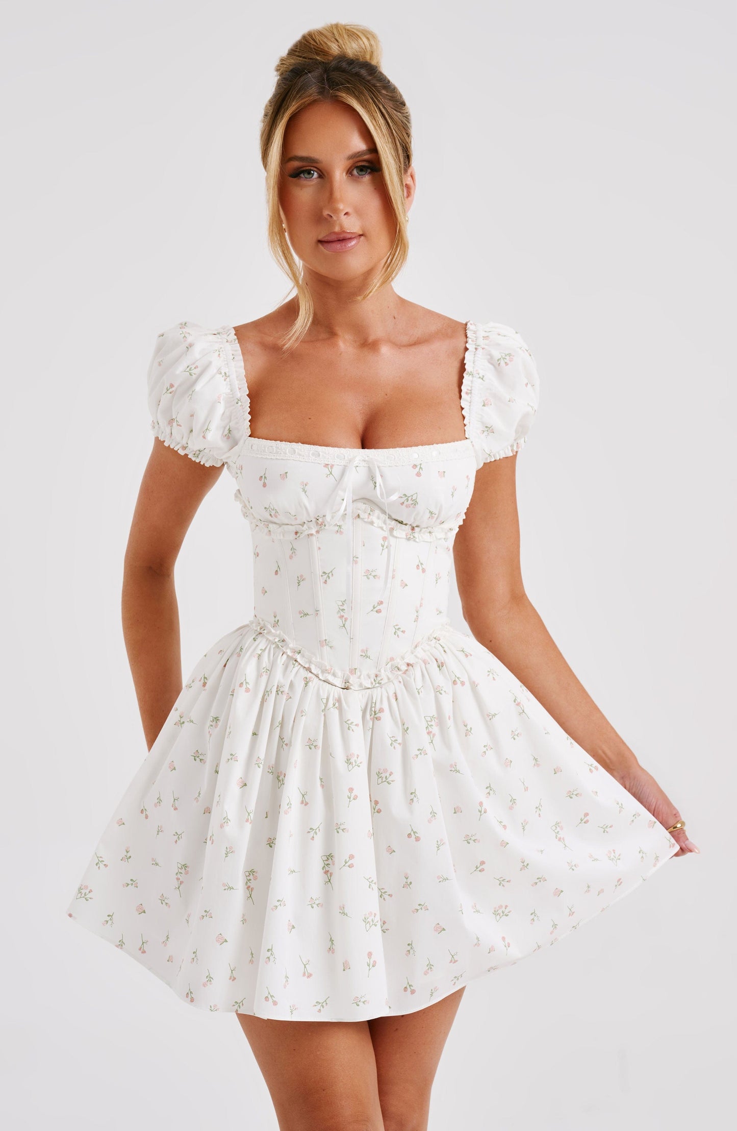 Vestido Mini Penelope - Estampado Floral en Tonos Rosa